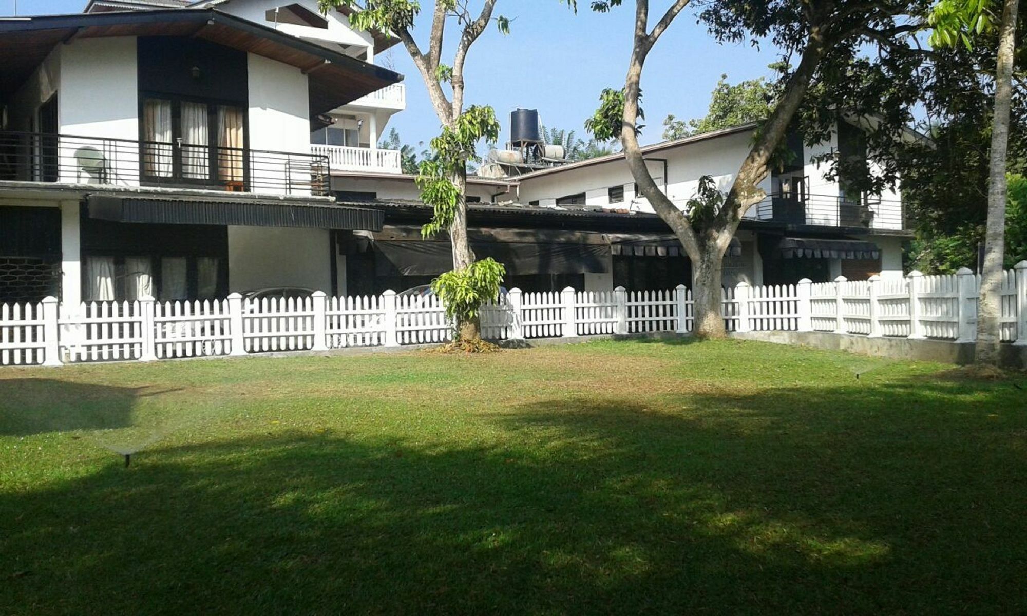 Oyo 479 Water Front Hotel Kandy Esterno foto