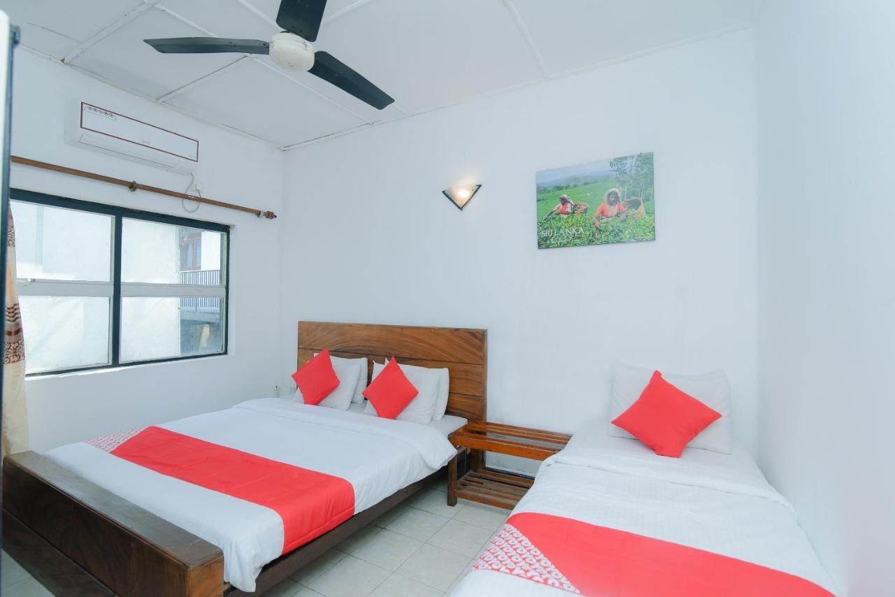 Oyo 479 Water Front Hotel Kandy Esterno foto