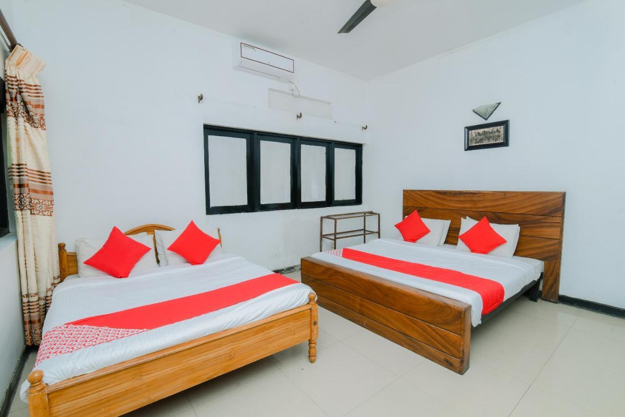 Oyo 479 Water Front Hotel Kandy Esterno foto