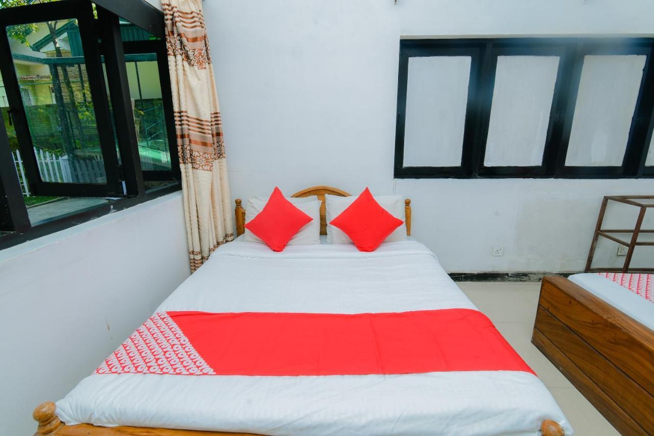 Oyo 479 Water Front Hotel Kandy Esterno foto